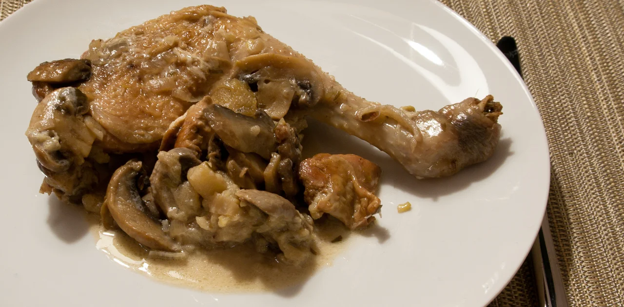 Poulet au cidre, pommes & crème