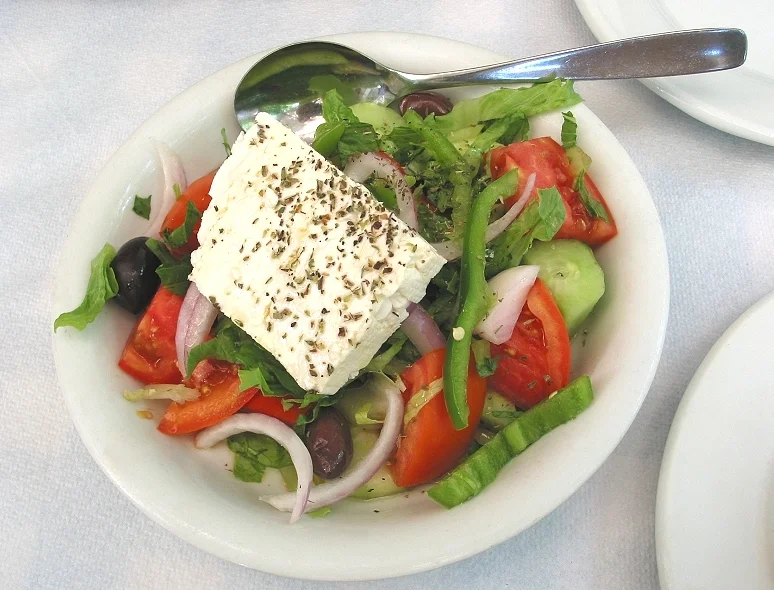 Salade grecque, tomates & feta