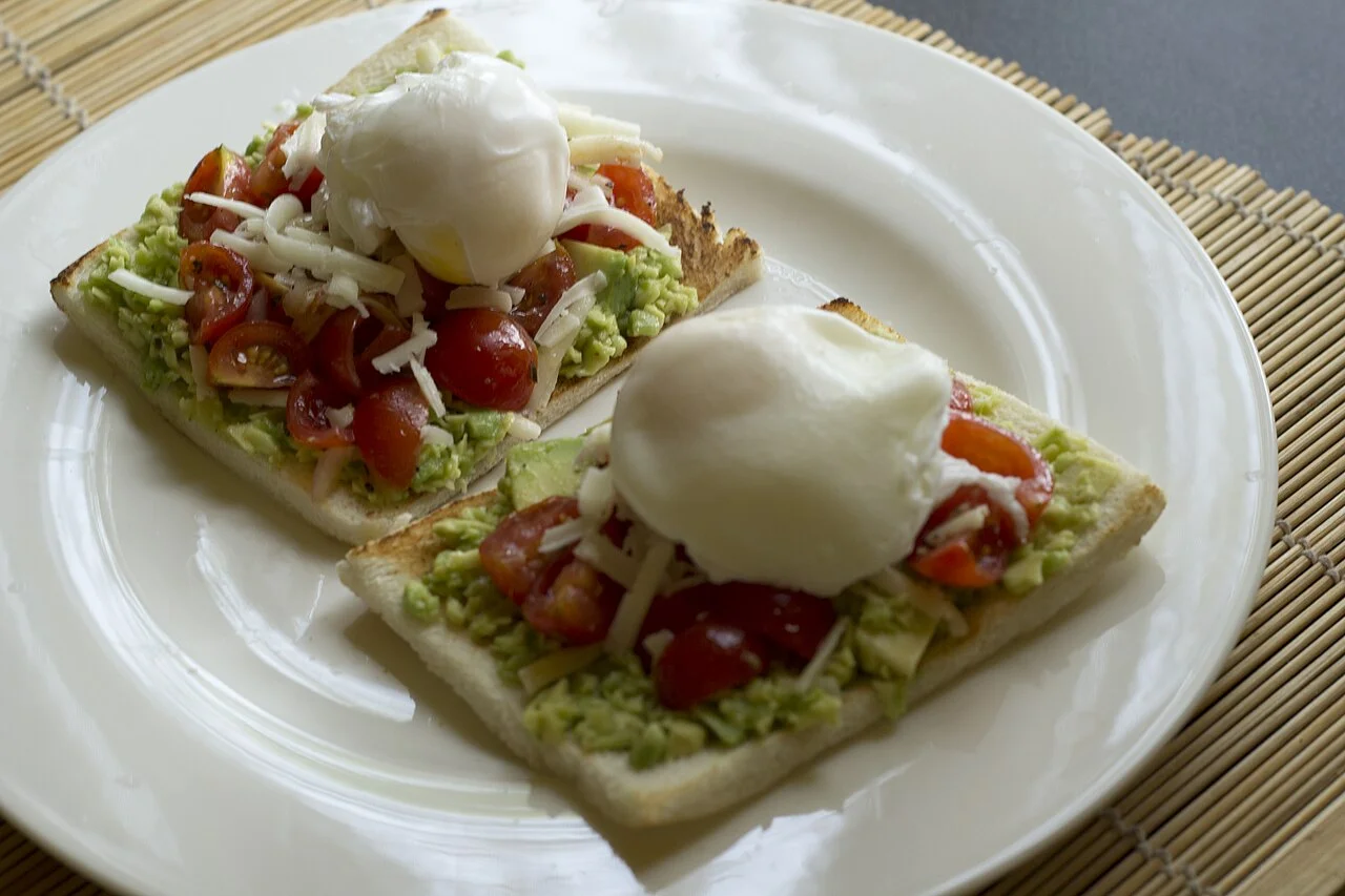 Tartines d’avocat & œuf mollet