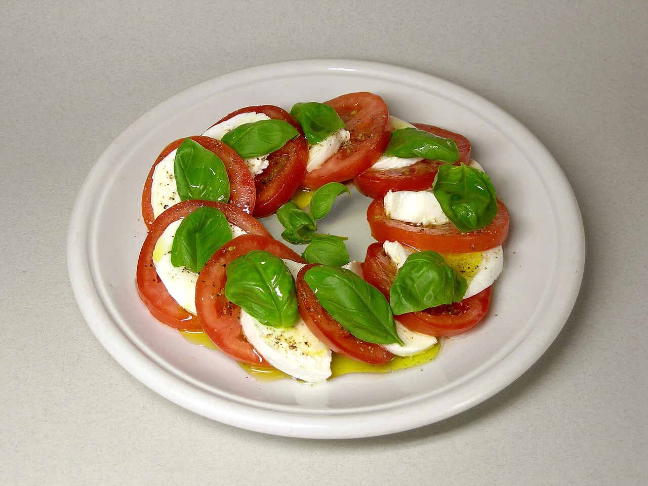 Tomates, mozzarella & basilic