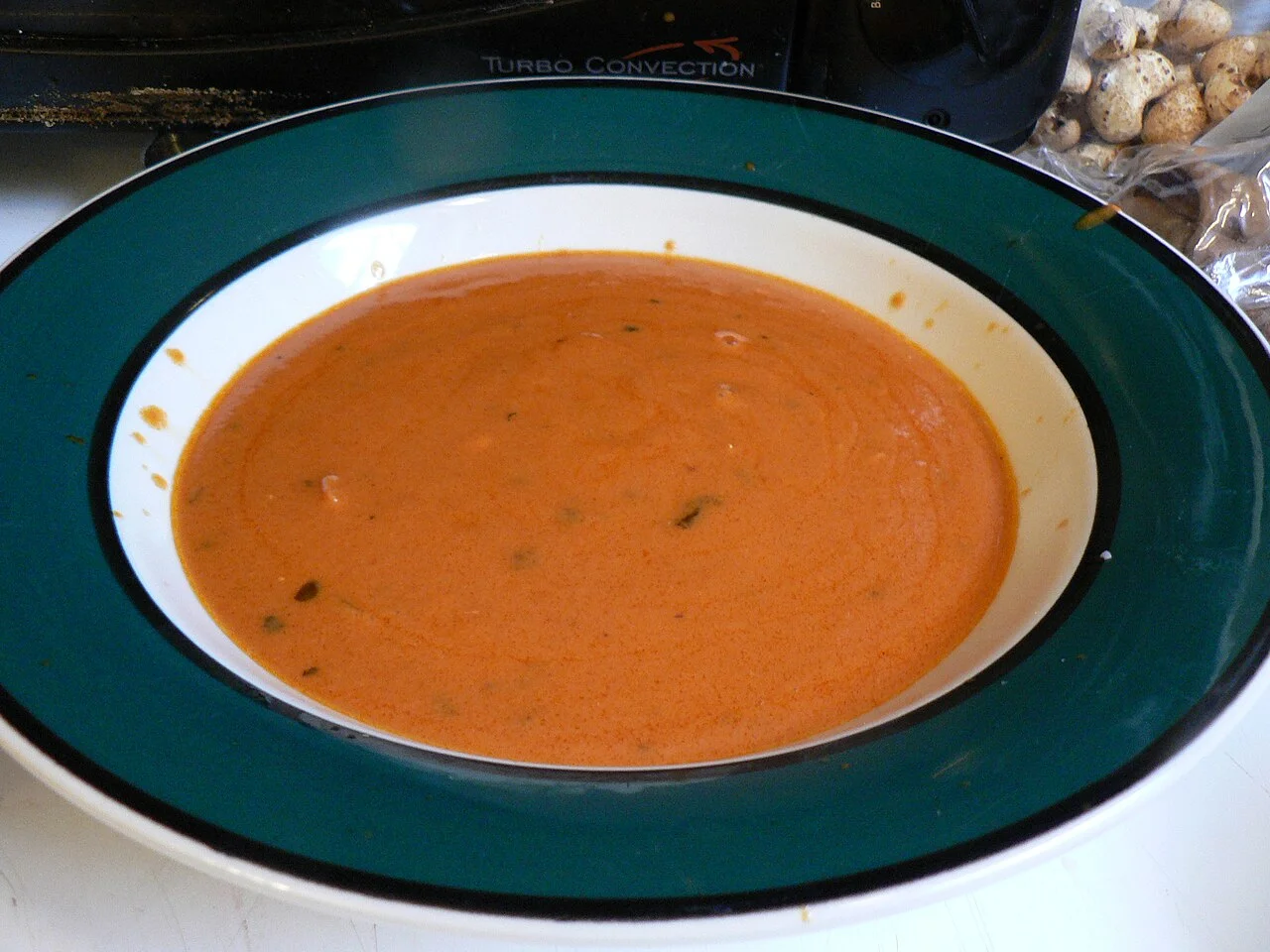 Velouté de tomates rôties & basilic